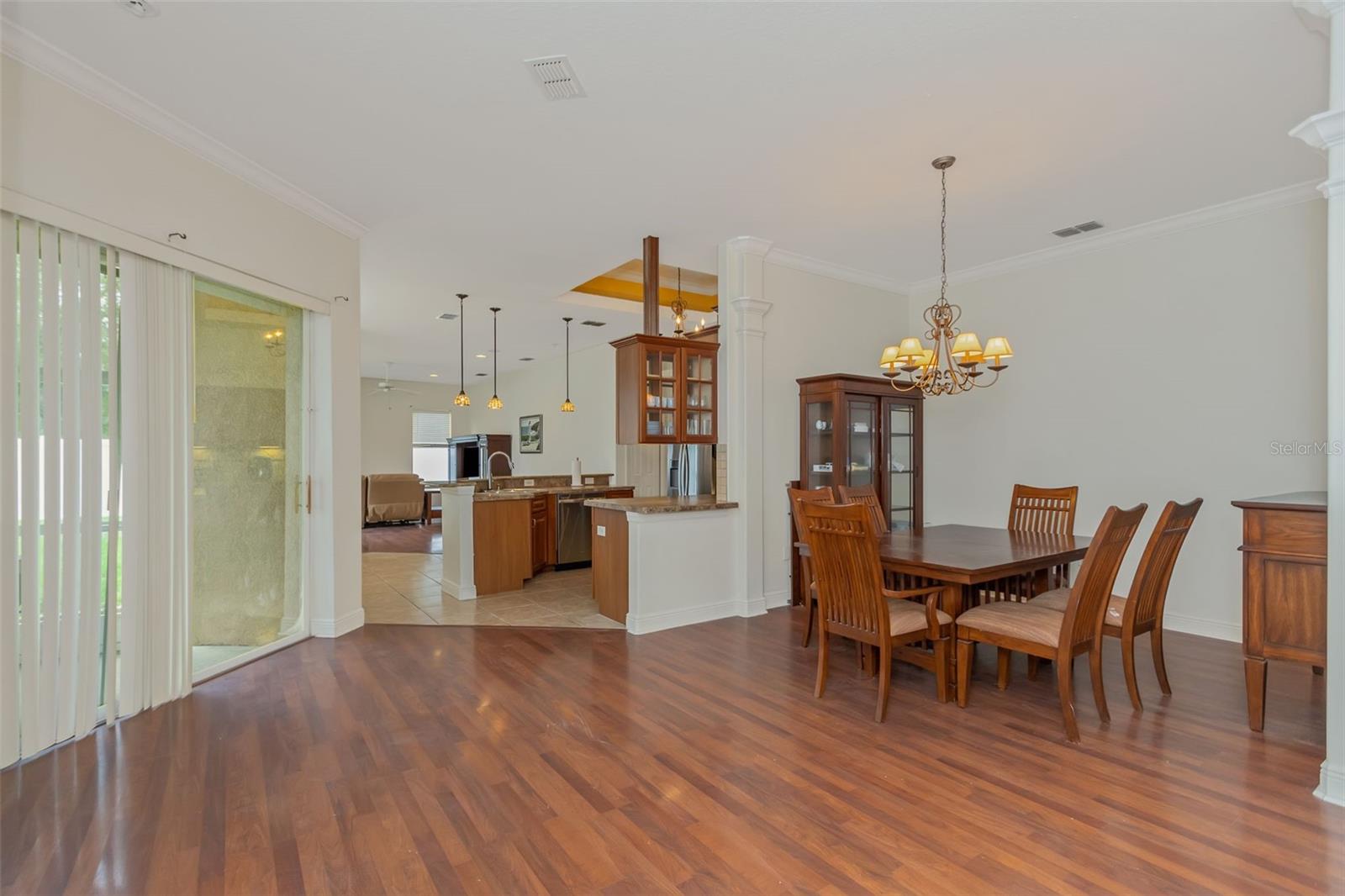 8265 WILD OAKS CIR, LARGO, FL, 33773