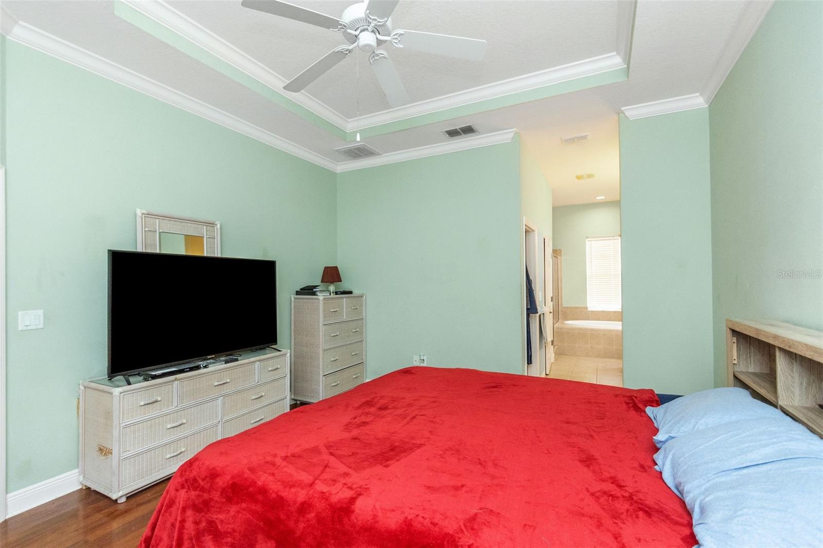 8265 WILD OAKS CIR, LARGO, FL, 33773