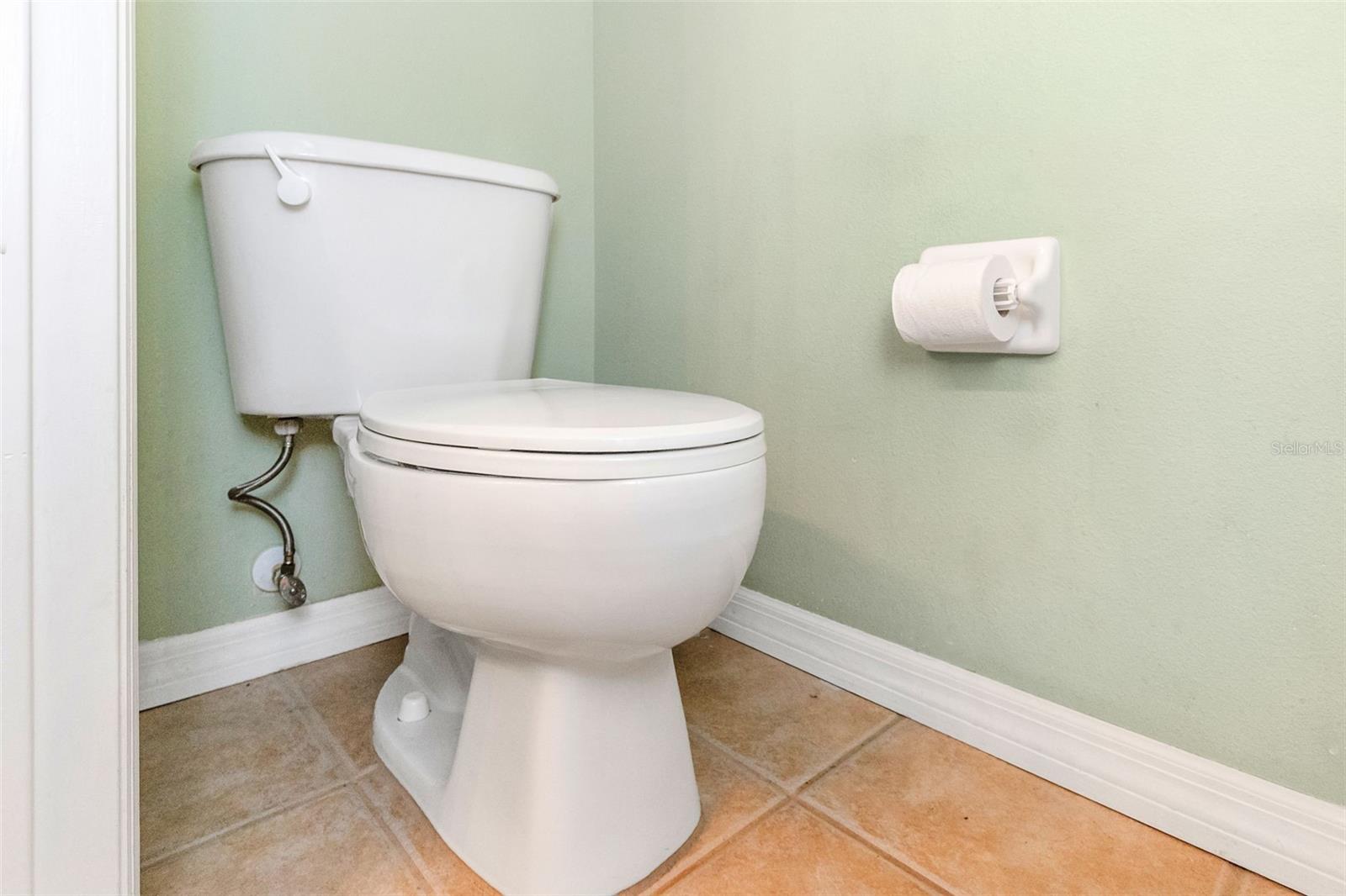 8265 WILD OAKS CIR, LARGO, FL, 33773