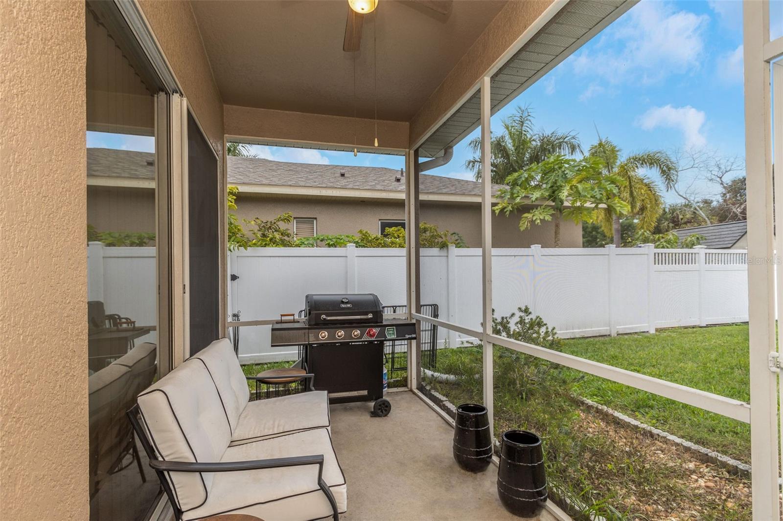 8265 WILD OAKS CIR, LARGO, FL, 33773
