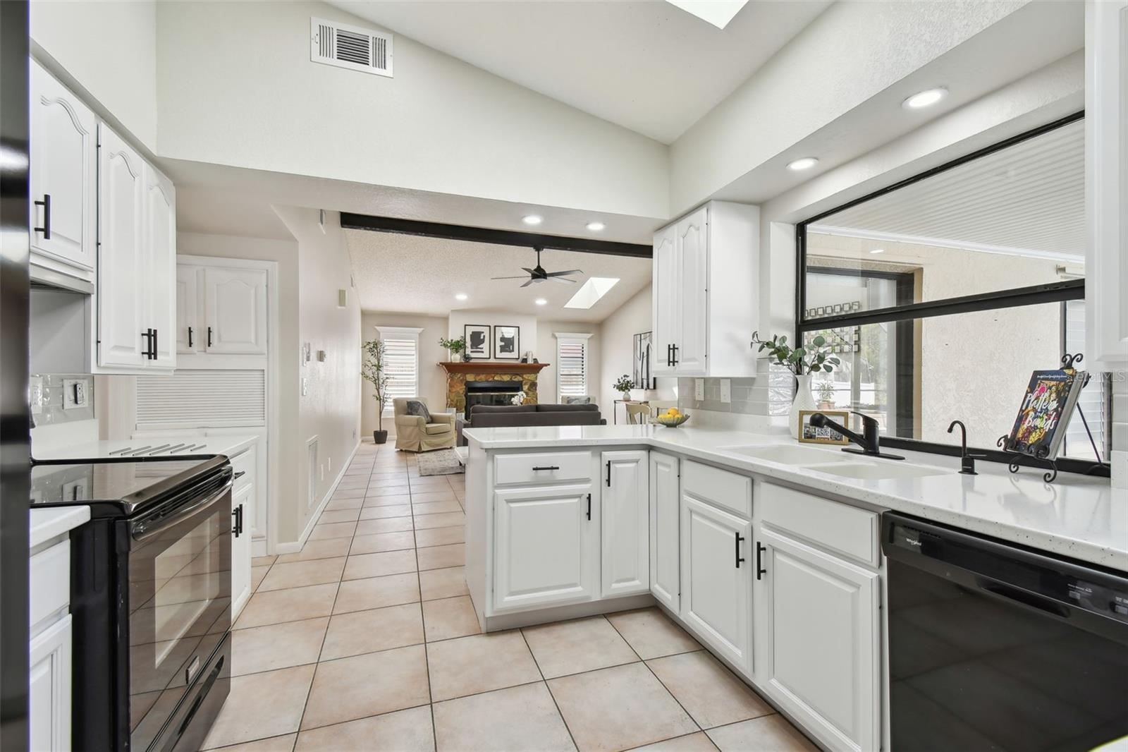3111 BISHOP DR, SAFETY HARBOR, FL, 34695