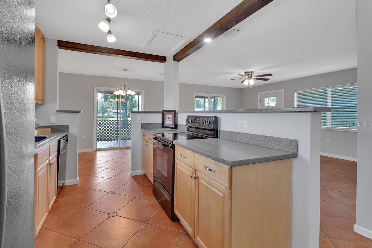 129 S MARYDELL AVE, DELAND, FL, 32720