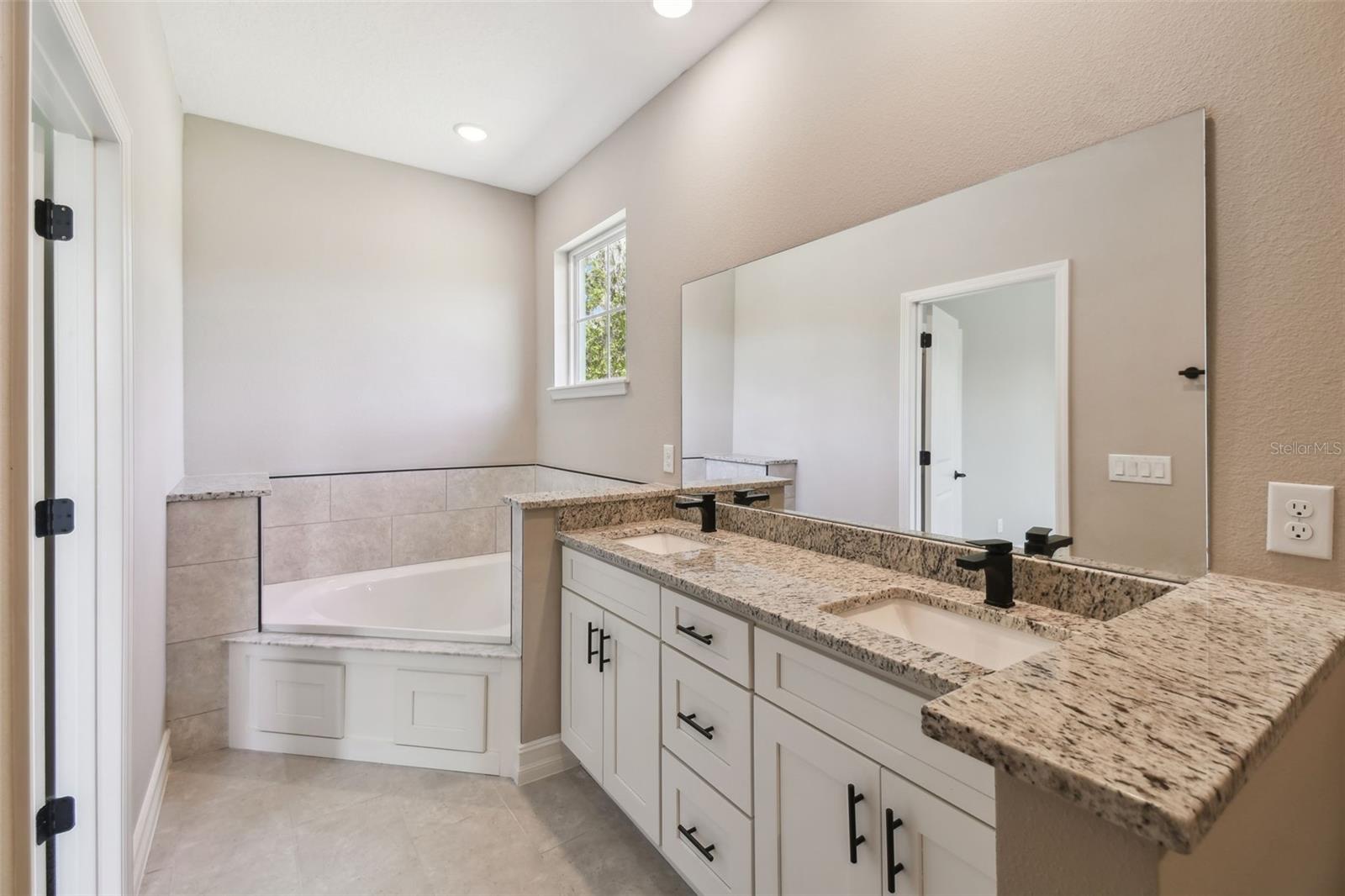 1870 BLACKWELDER RD, DE LEON SPRINGS, FL, 32130