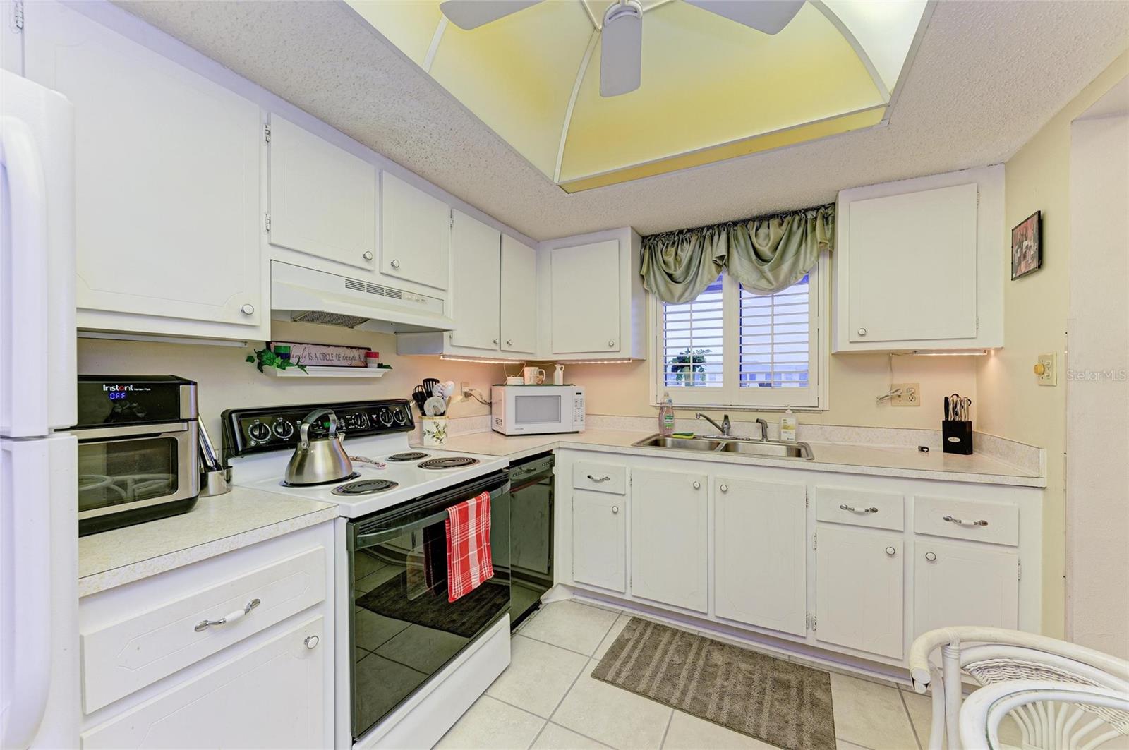 3829 LAKE BAYSHORE DR #511, BRADENTON, FL, 34205