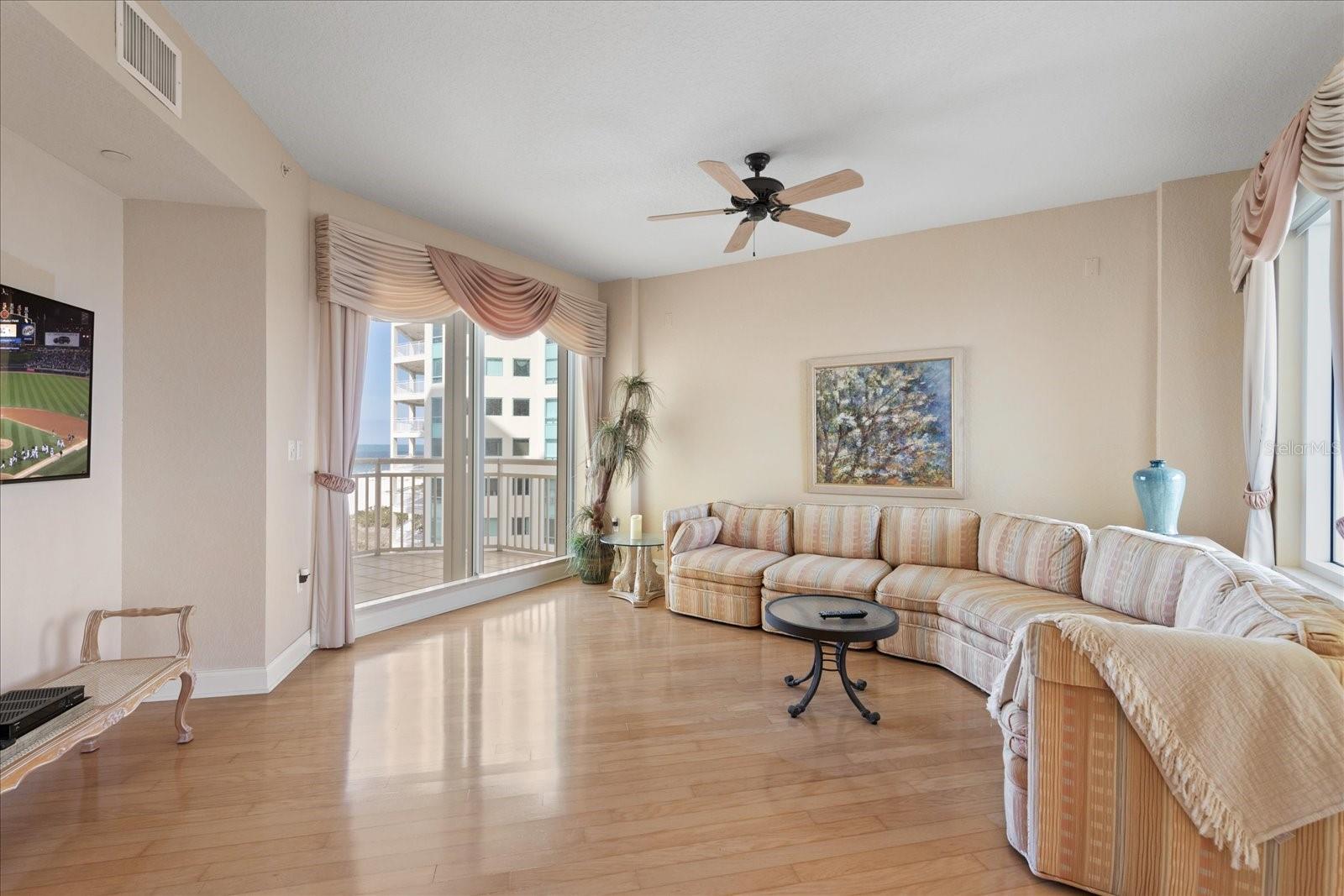 1200 GULF BLVD #906, CLEARWATER BEACH, FL, 33767