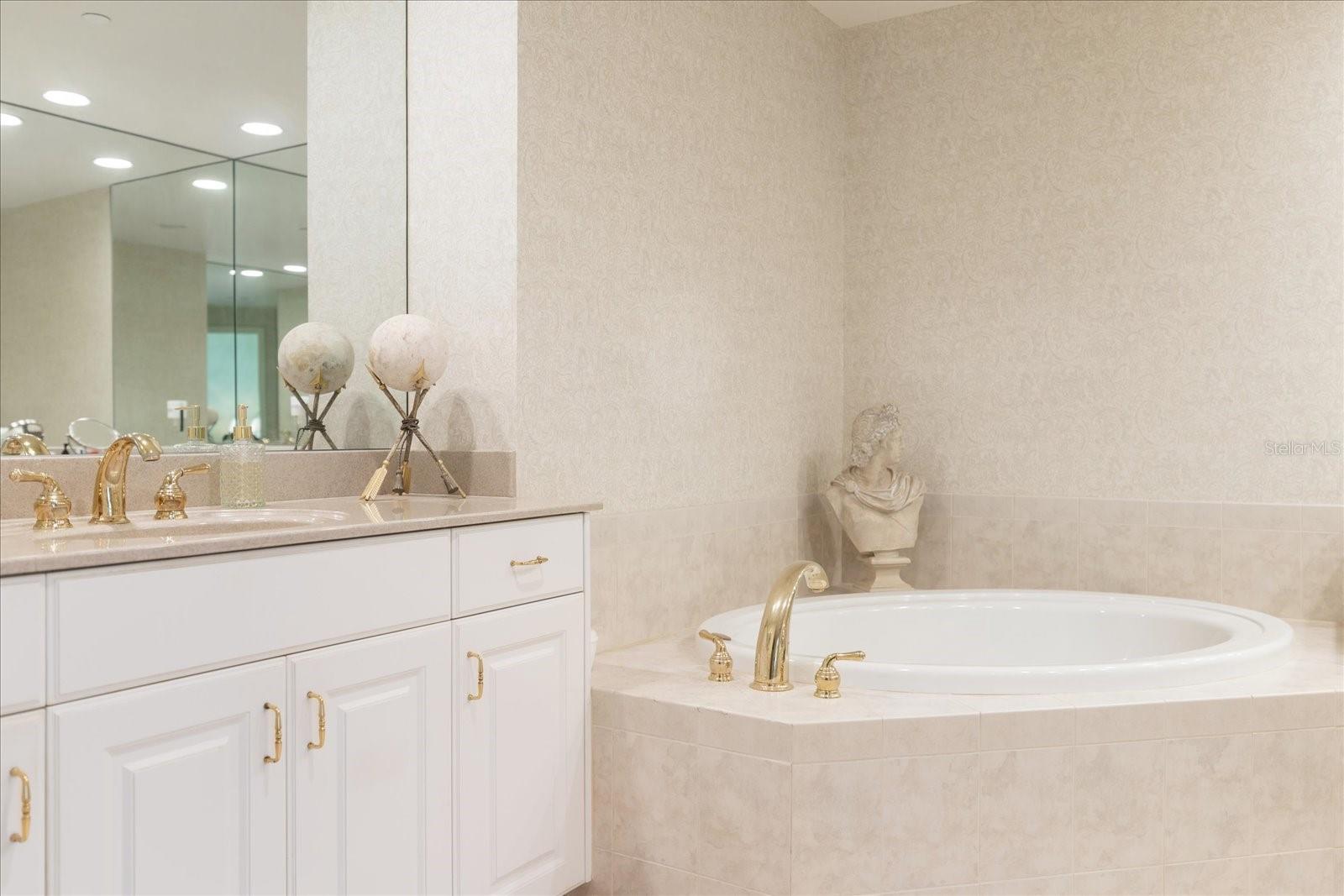 1200 GULF BLVD #906, CLEARWATER BEACH, FL, 33767
