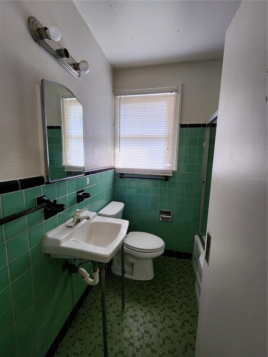 1013 NW 15 AVE, GAINESVILLE, FL, 32609