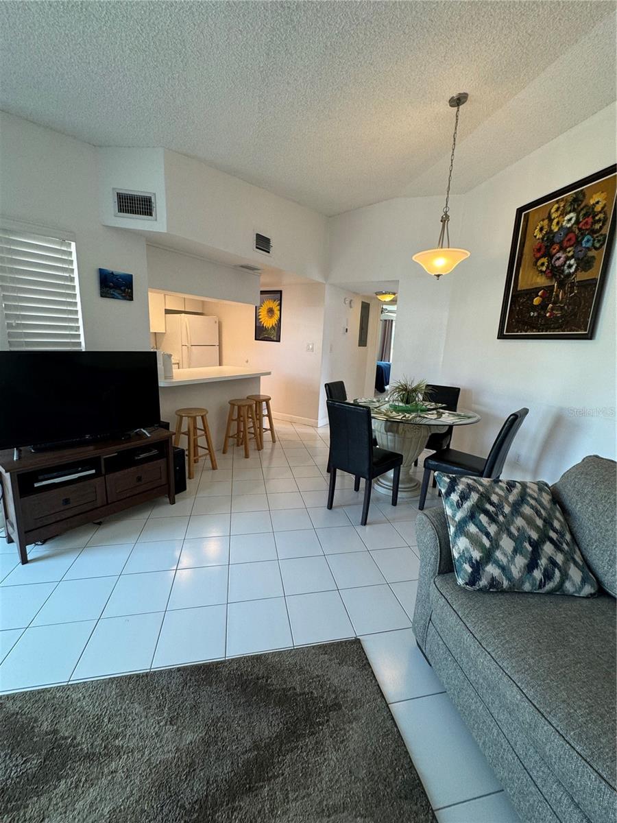 2571 CYPRUS DR #1-202, PALM HARBOR, FL, 34684