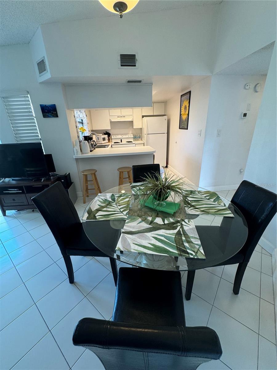 2571 CYPRUS DR #1-202, PALM HARBOR, FL, 34684