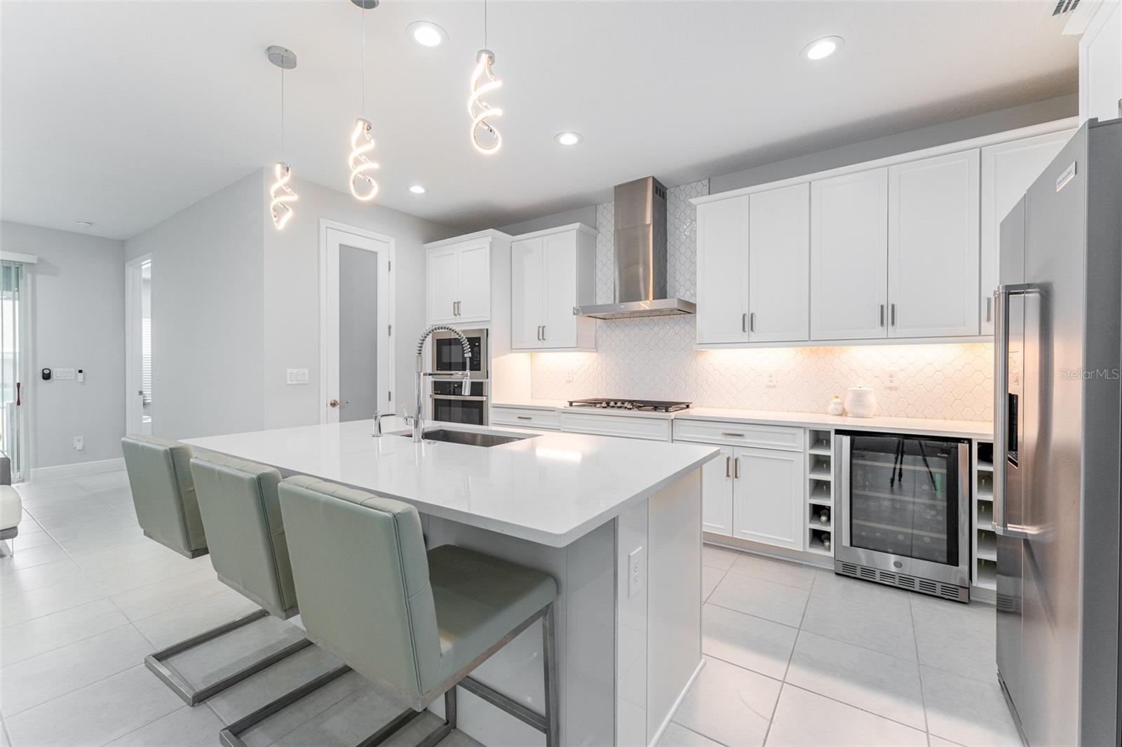 6202 HIDDEN BRANCH DR, APOLLO BEACH, FL, 33572