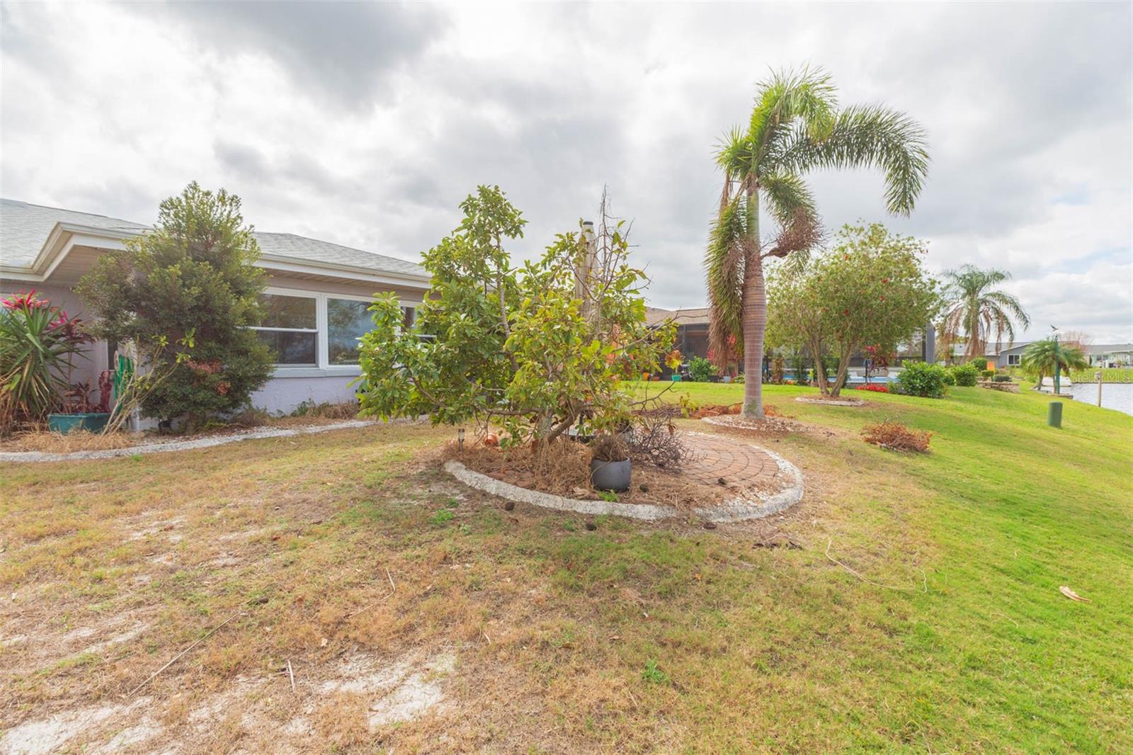 1816 N PEBBLE BEACH BLVD, SUN CITY CENTER, FL, 33573