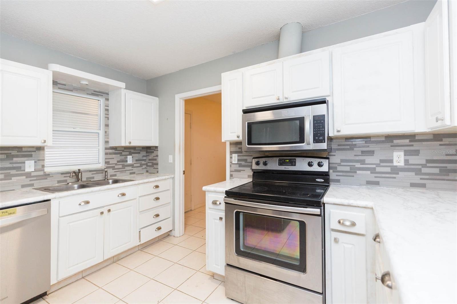 1816 N PEBBLE BEACH BLVD, SUN CITY CENTER, FL, 33573