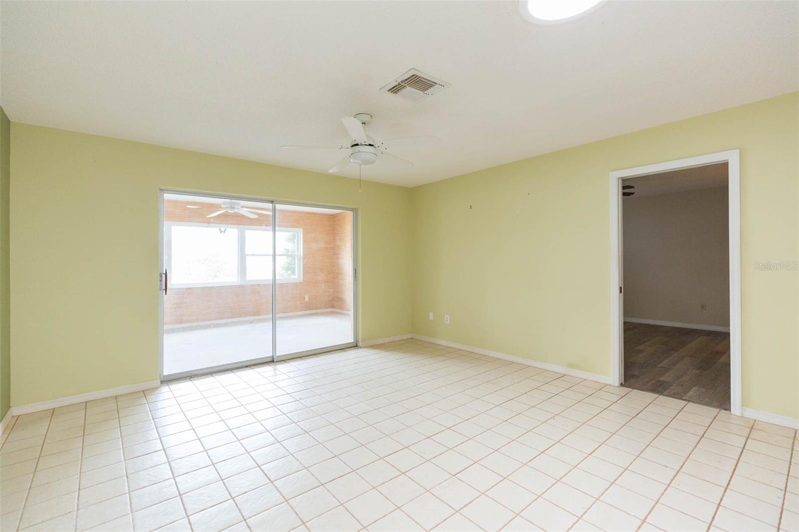 1816 N PEBBLE BEACH BLVD, SUN CITY CENTER, FL, 33573