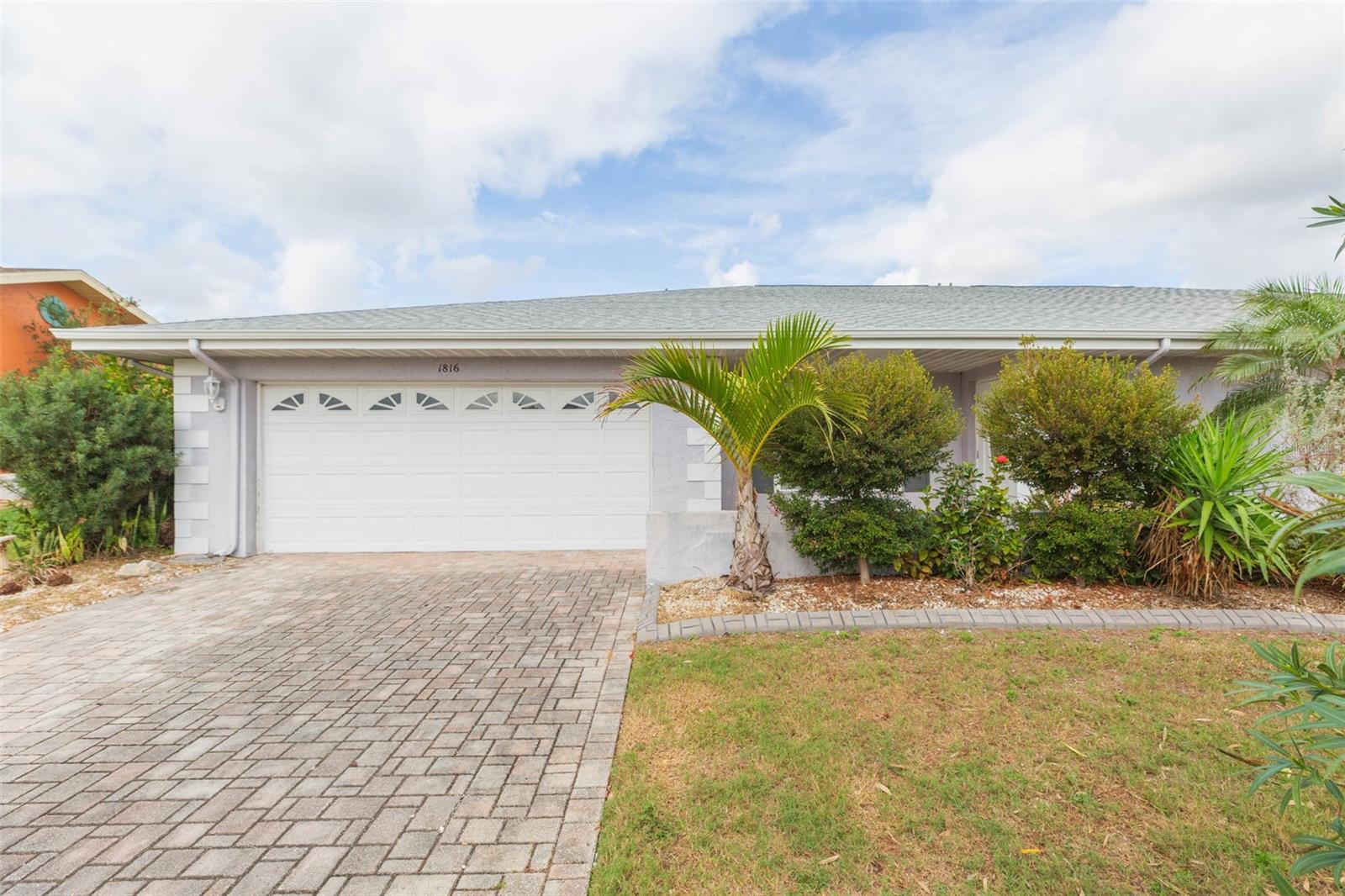 1816 N PEBBLE BEACH BLVD, SUN CITY CENTER, FL, 33573