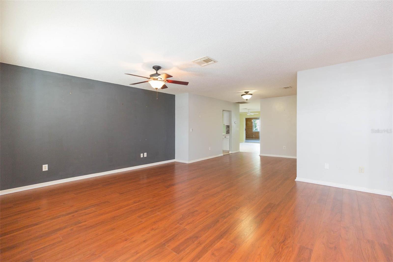 1816 N PEBBLE BEACH BLVD, SUN CITY CENTER, FL, 33573
