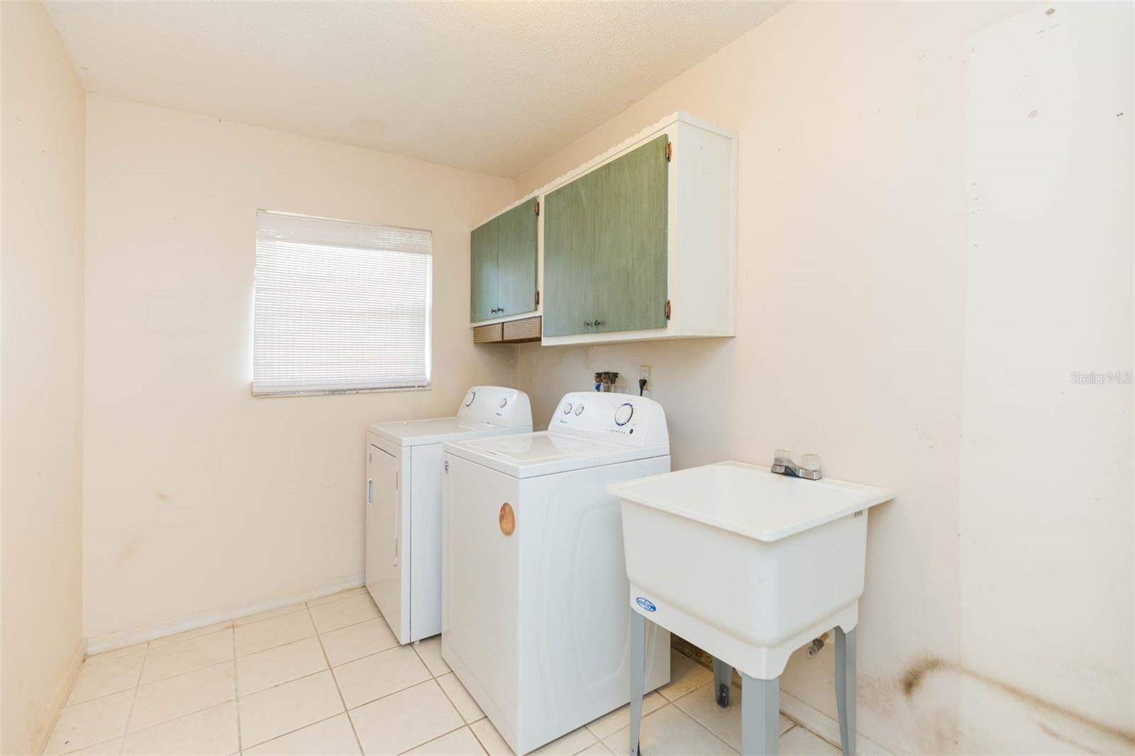 1816 N PEBBLE BEACH BLVD, SUN CITY CENTER, FL, 33573