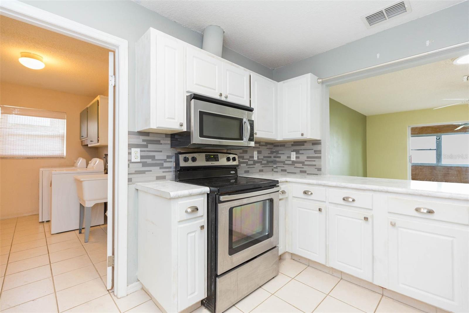 1816 N PEBBLE BEACH BLVD, SUN CITY CENTER, FL, 33573
