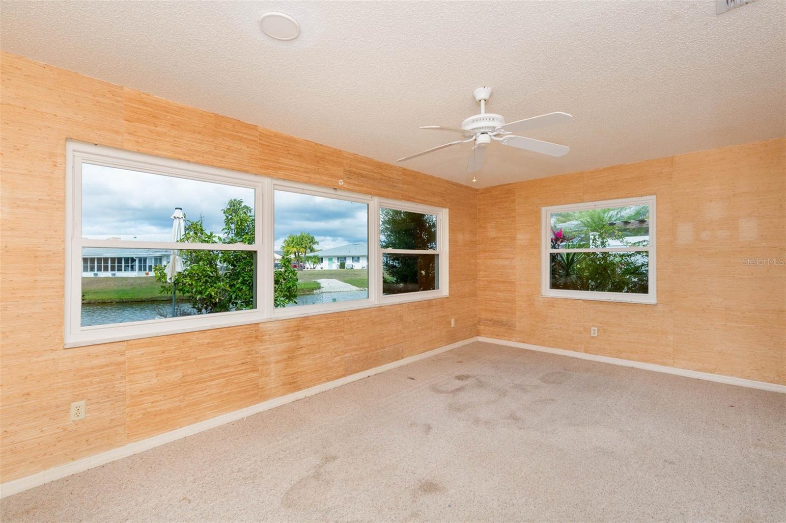 1816 N PEBBLE BEACH BLVD, SUN CITY CENTER, FL, 33573