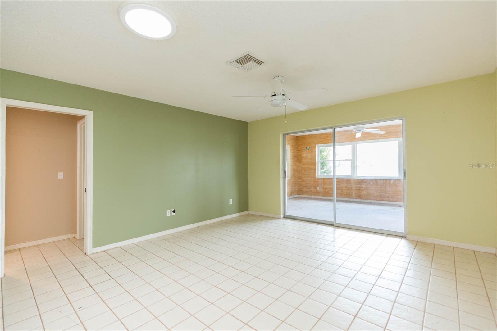 1816 N PEBBLE BEACH BLVD, SUN CITY CENTER, FL, 33573