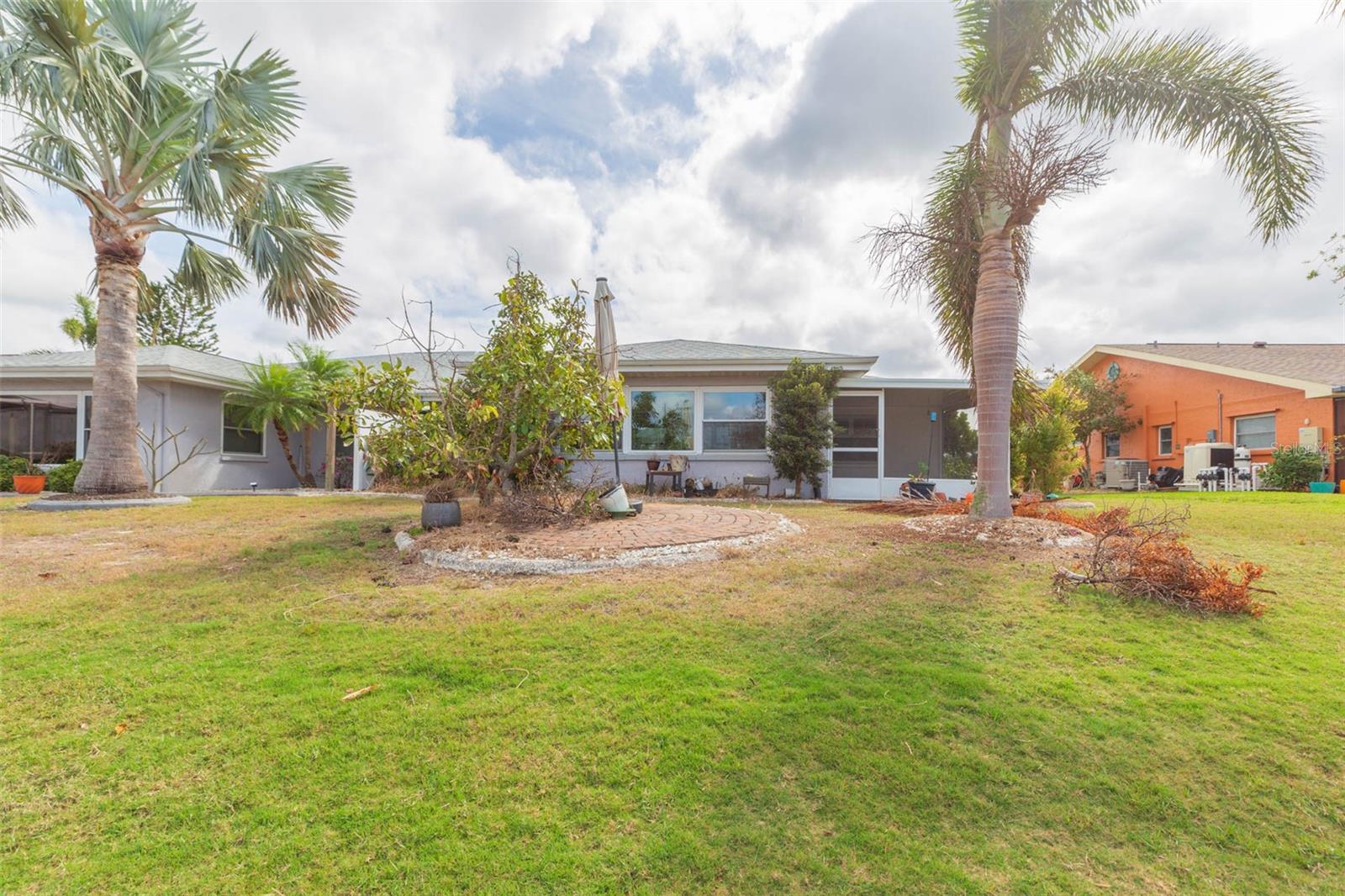 1816 N PEBBLE BEACH BLVD, SUN CITY CENTER, FL, 33573