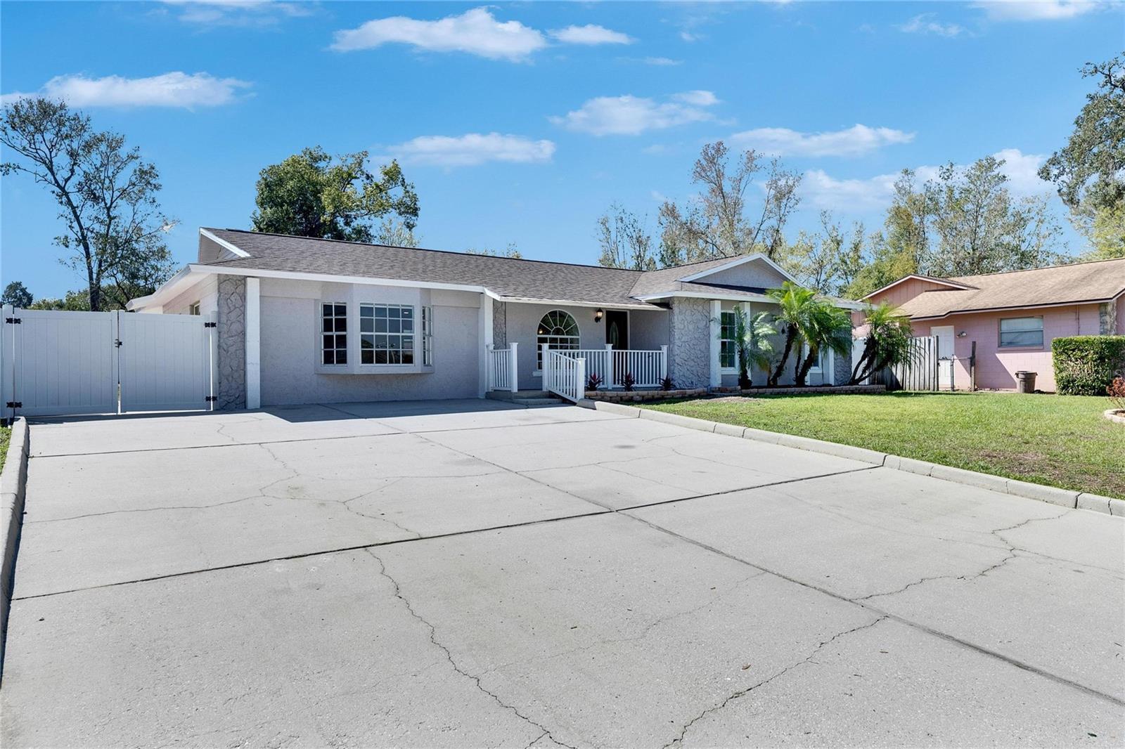 3213 KING WILLIAM CIR, SEFFNER, FL, 33584