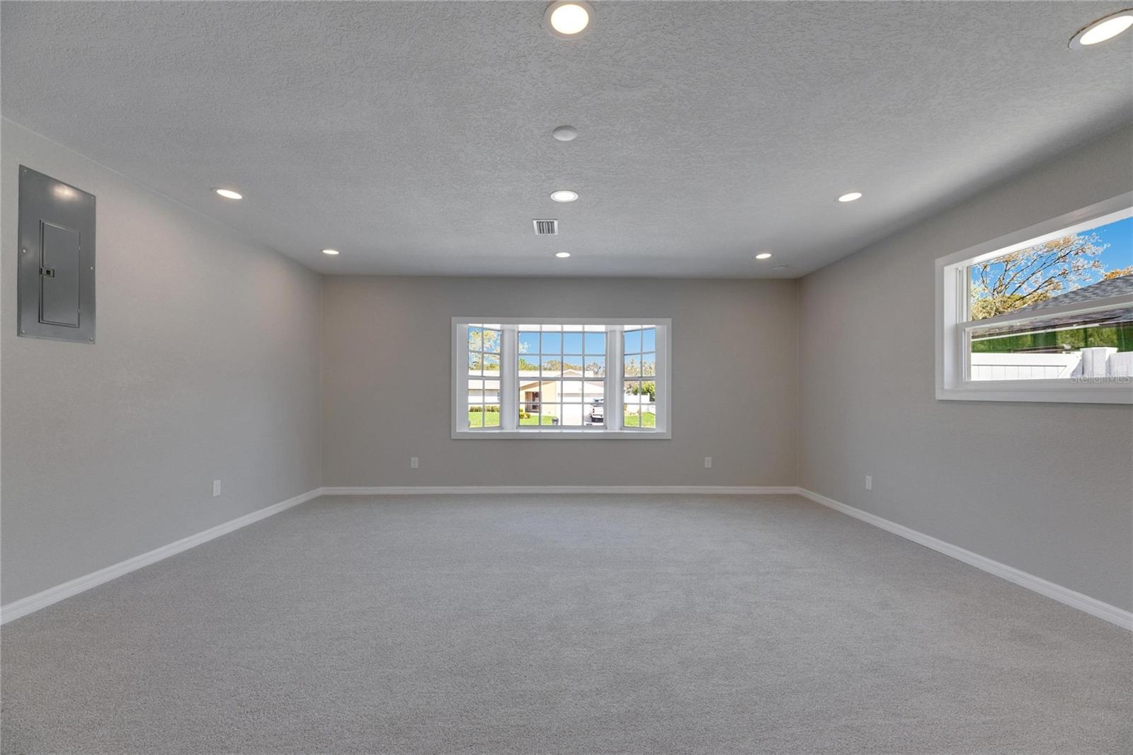 3213 KING WILLIAM CIR, SEFFNER, FL, 33584