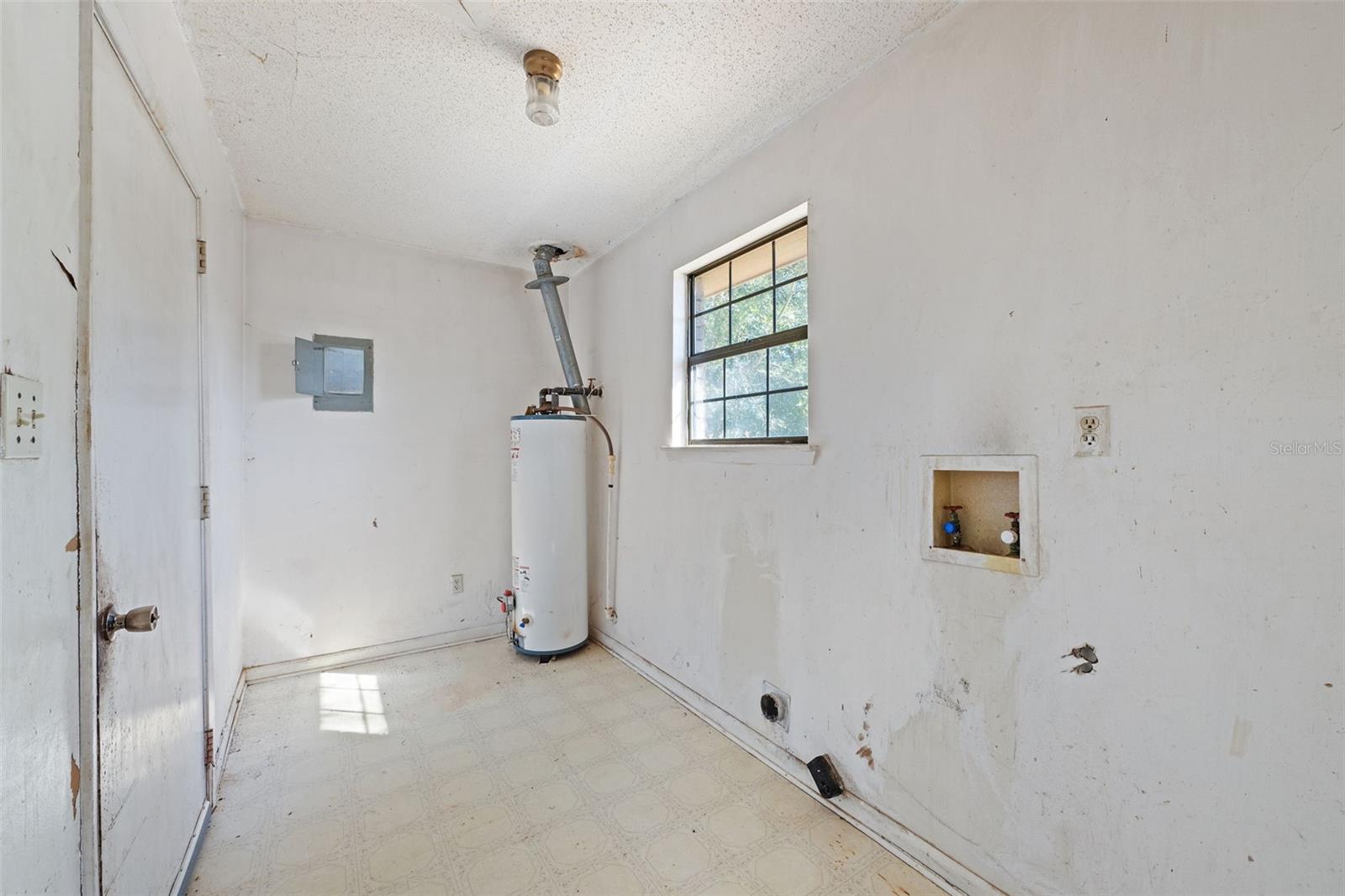 705 SCHOOL AVE, CRESTVIEW, FL, 32536