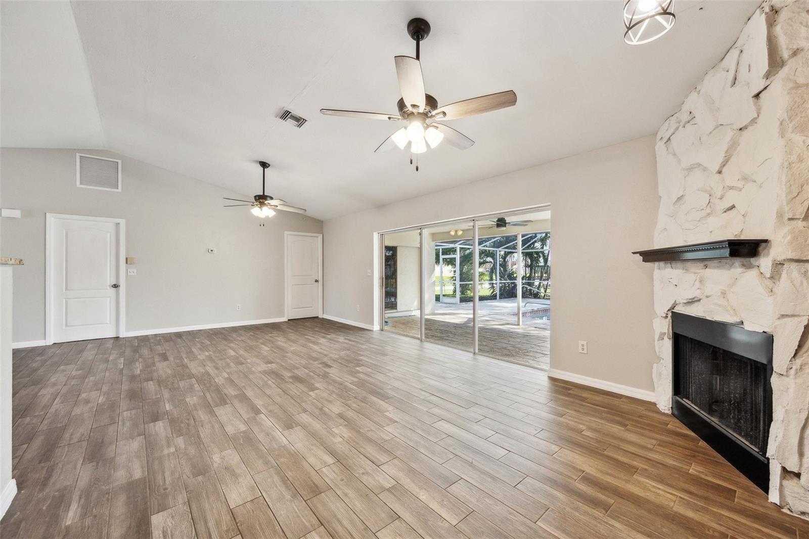 1415 NW 9TH AVE, CAPE CORAL, FL, 33993