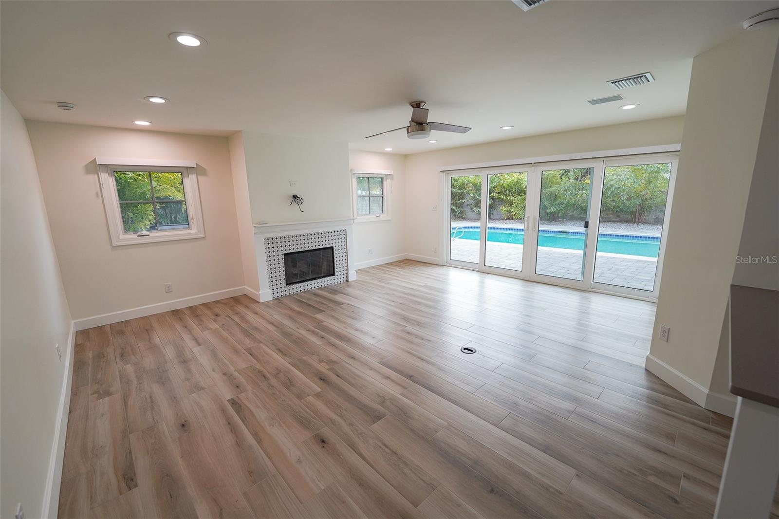 414 S SHORE CREST DR, TAMPA, FL, 33609