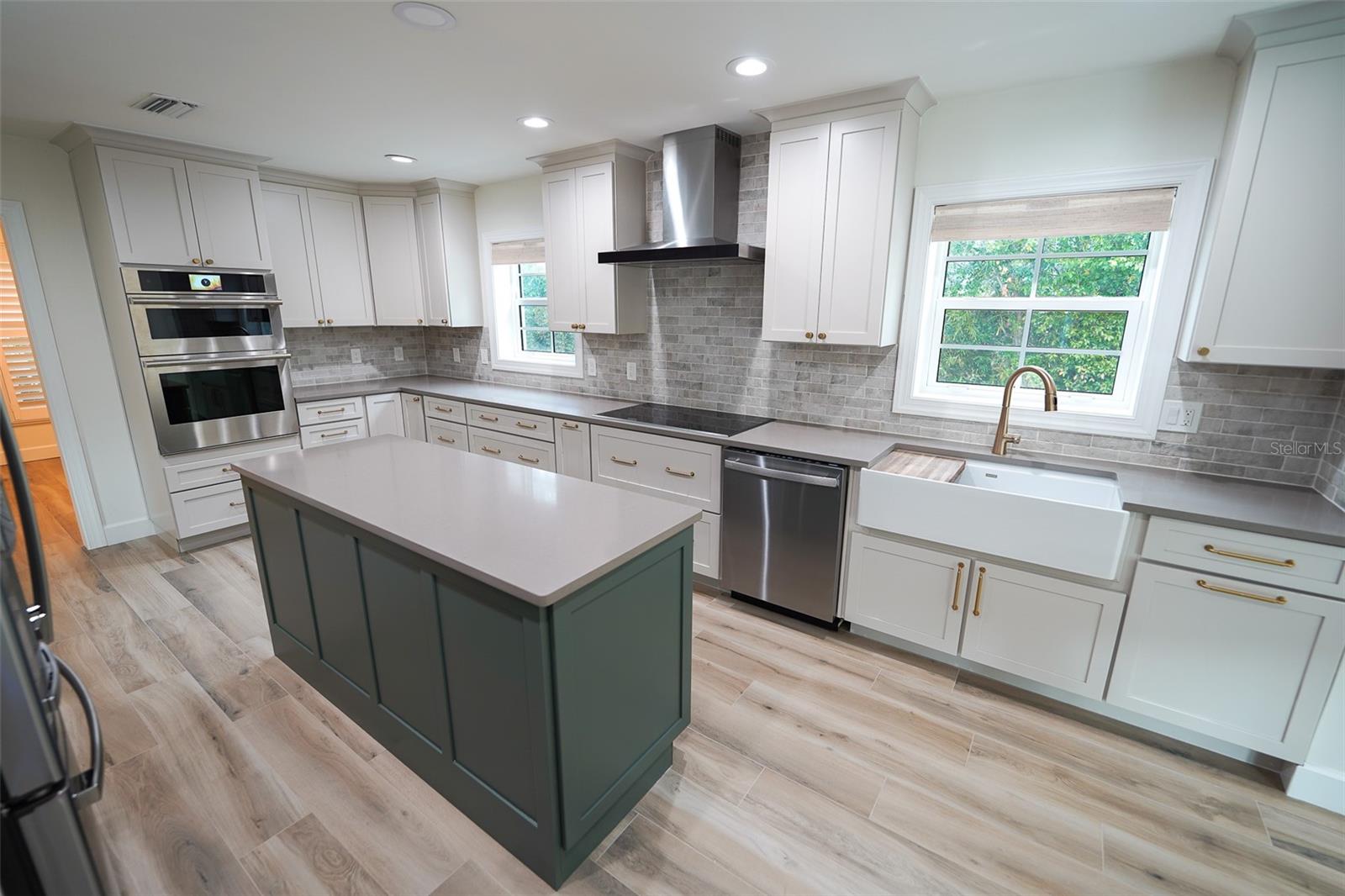 414 S SHORE CREST DR, TAMPA, FL, 33609