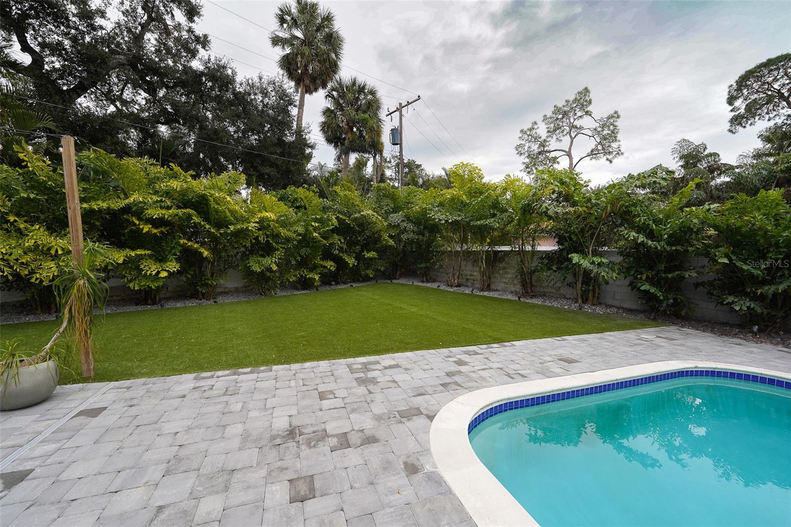 414 S SHORE CREST DR, TAMPA, FL, 33609