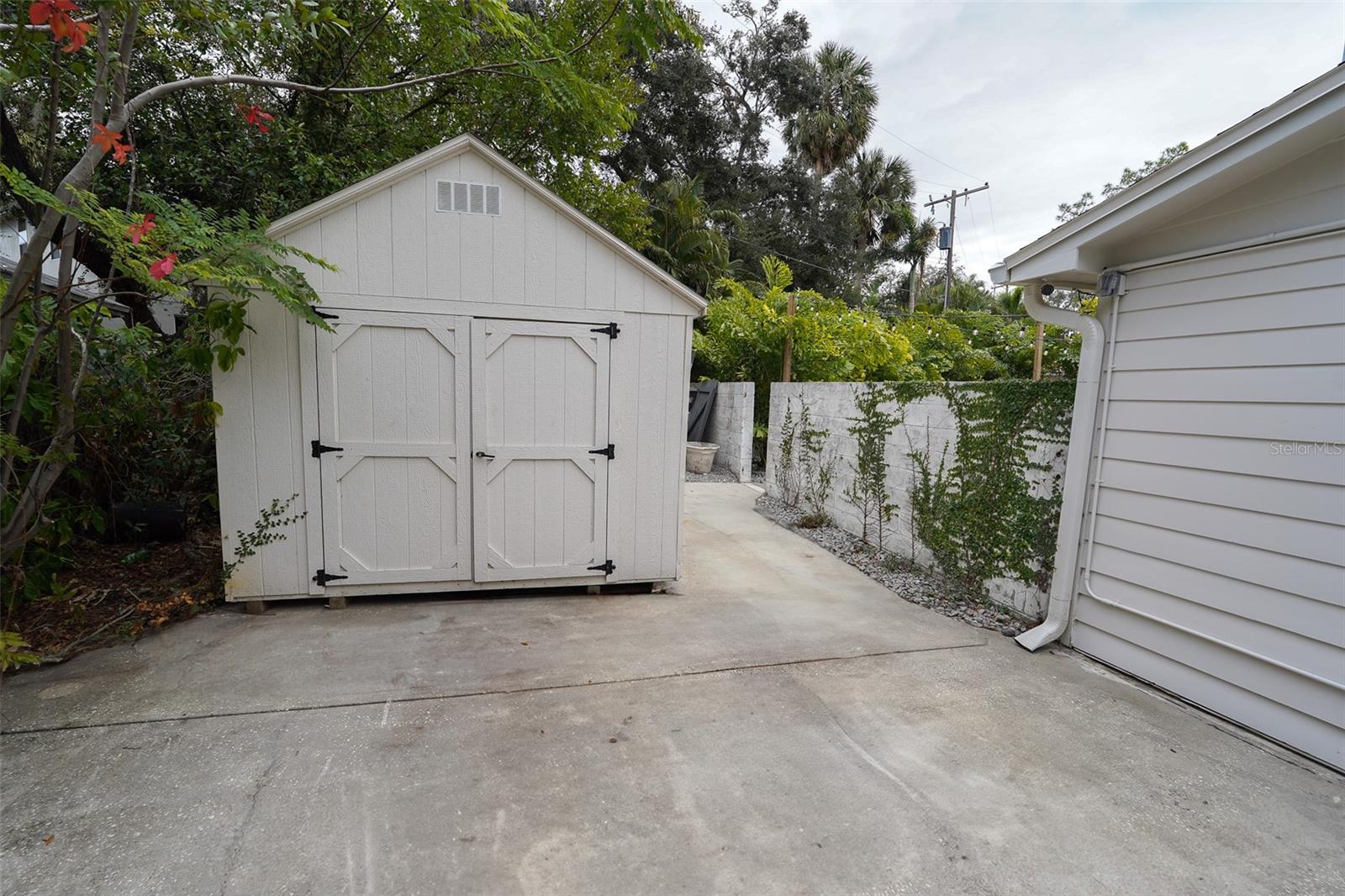 414 S SHORE CREST DR, TAMPA, FL, 33609
