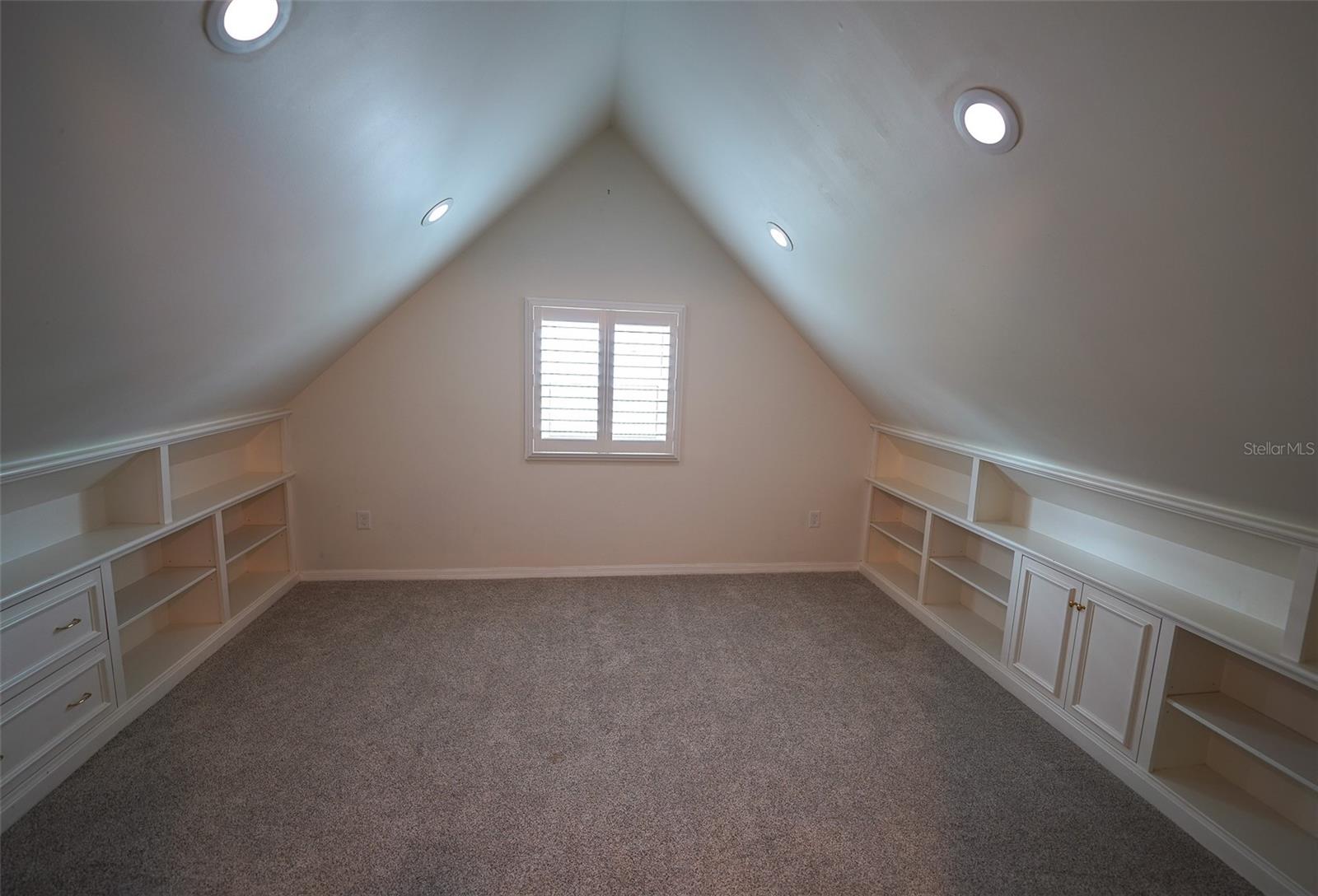 414 S SHORE CREST DR, TAMPA, FL, 33609