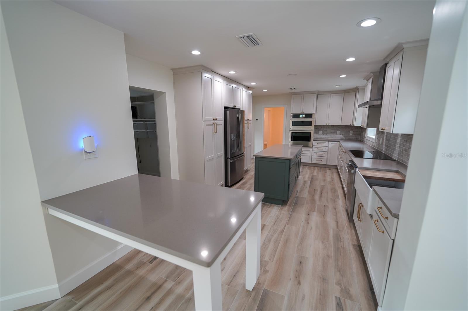 414 S SHORE CREST DR, TAMPA, FL, 33609