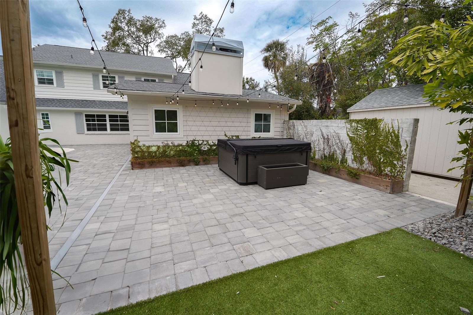 414 S SHORE CREST DR, TAMPA, FL, 33609