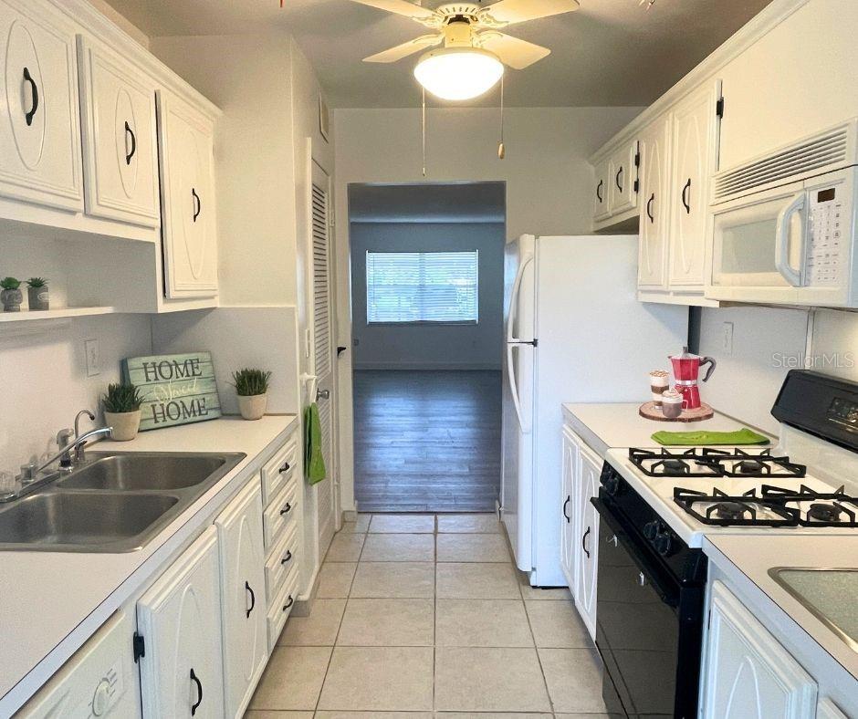 9950 62ND TER N #106, SEMINOLE, FL, 33708