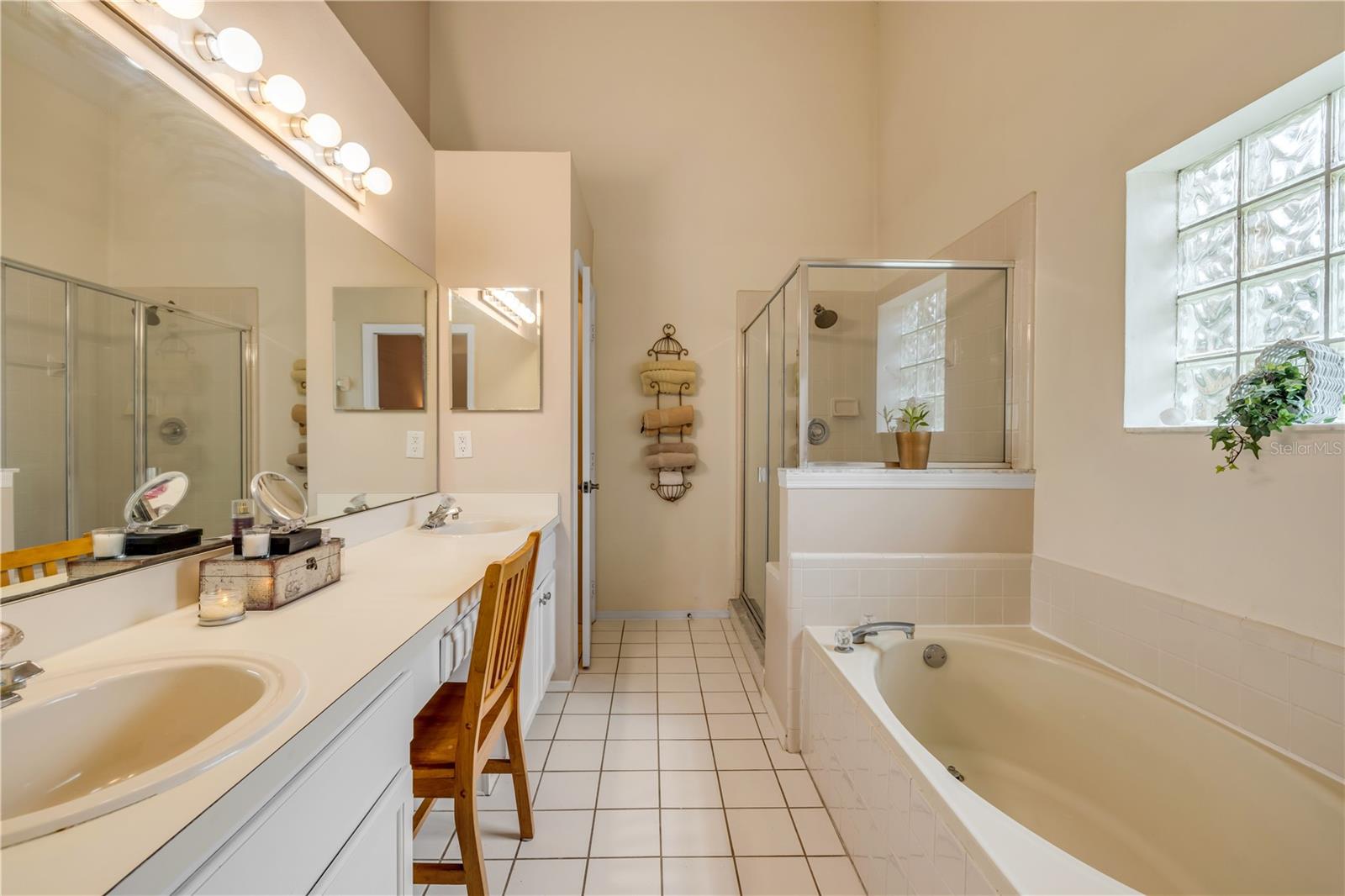 1145 LAKE ROGERS CIR, OVIEDO, FL, 32765