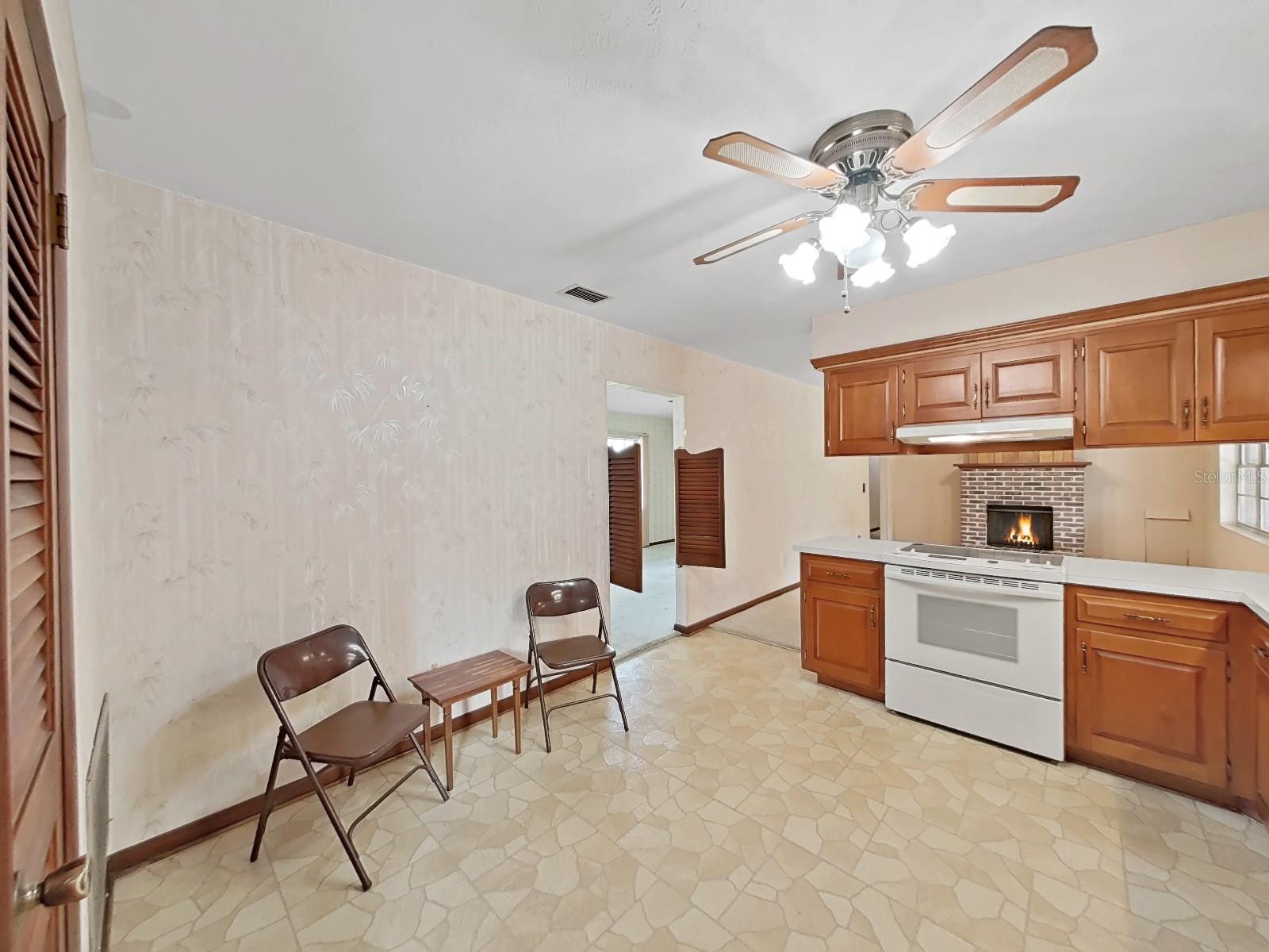 3404 HOEDT RD, TAMPA, FL, 33618