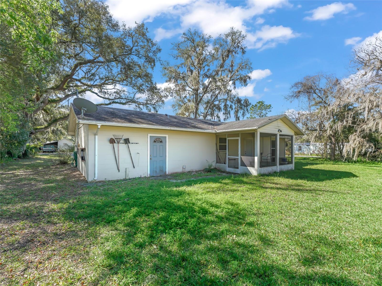 422 W HUNT AVE, BUSHNELL, FL, 33513