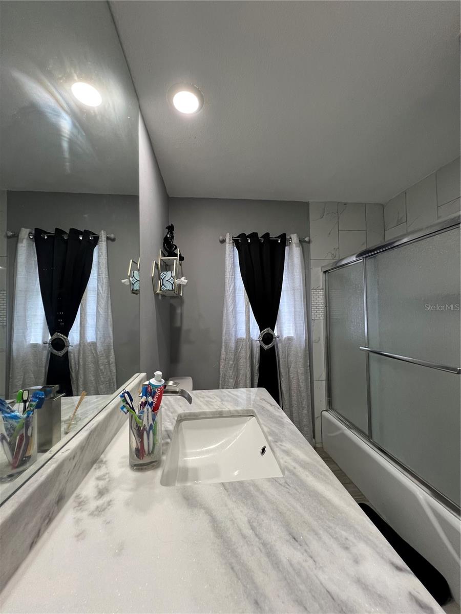 307 N OAK AVE, FORT MEADE, FL, 33841
