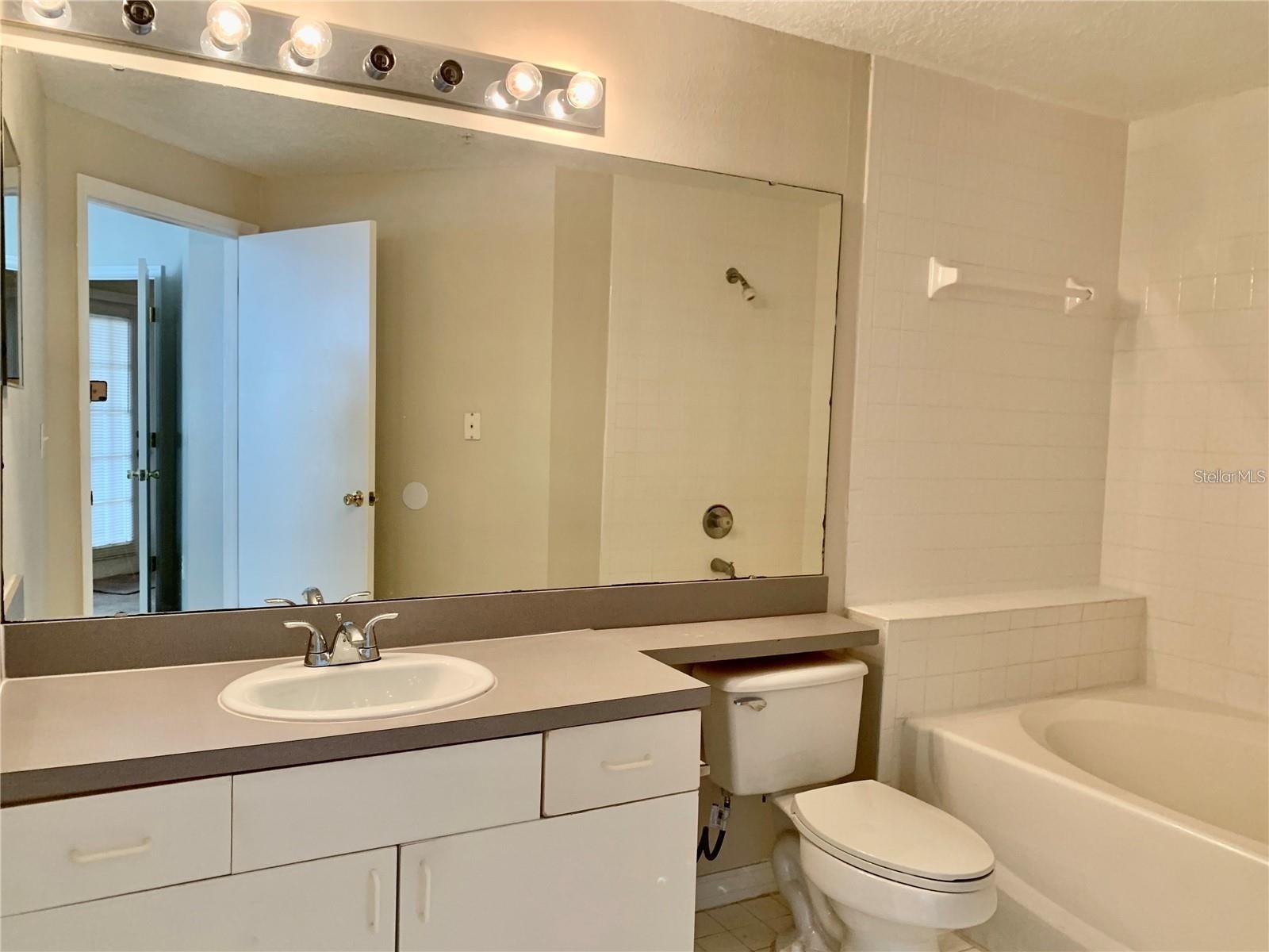 5548 METROWEST BLVD #6-112, ORLANDO, FL, 32811