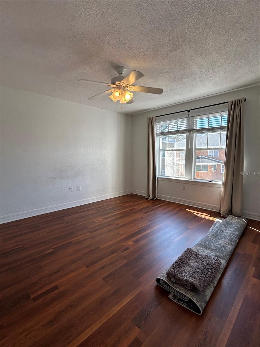 219 4TH AVE N #303, ST PETERSBURG, FL, 33701