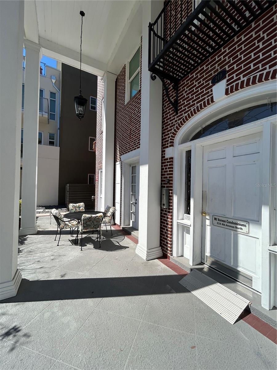 219 4TH AVE N #303, ST PETERSBURG, FL, 33701