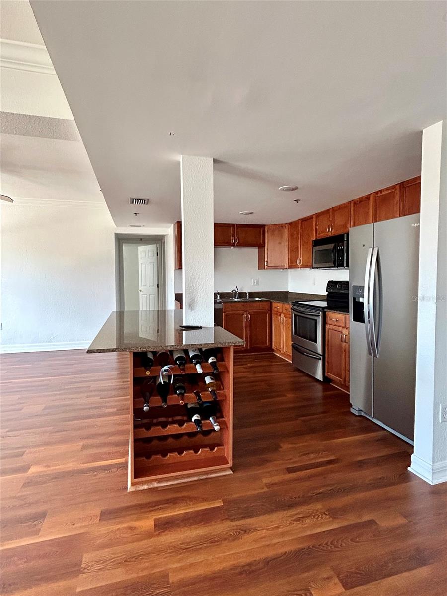 219 4TH AVE N #303, ST PETERSBURG, FL, 33701
