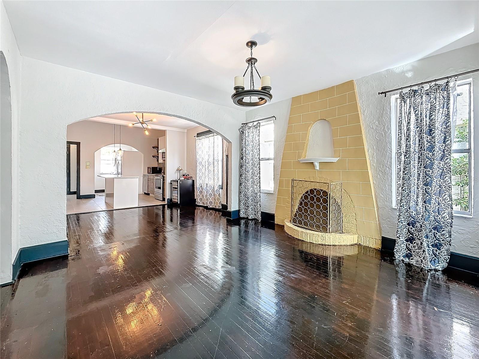 4827 7TH AVE N, ST PETERSBURG, FL, 33713