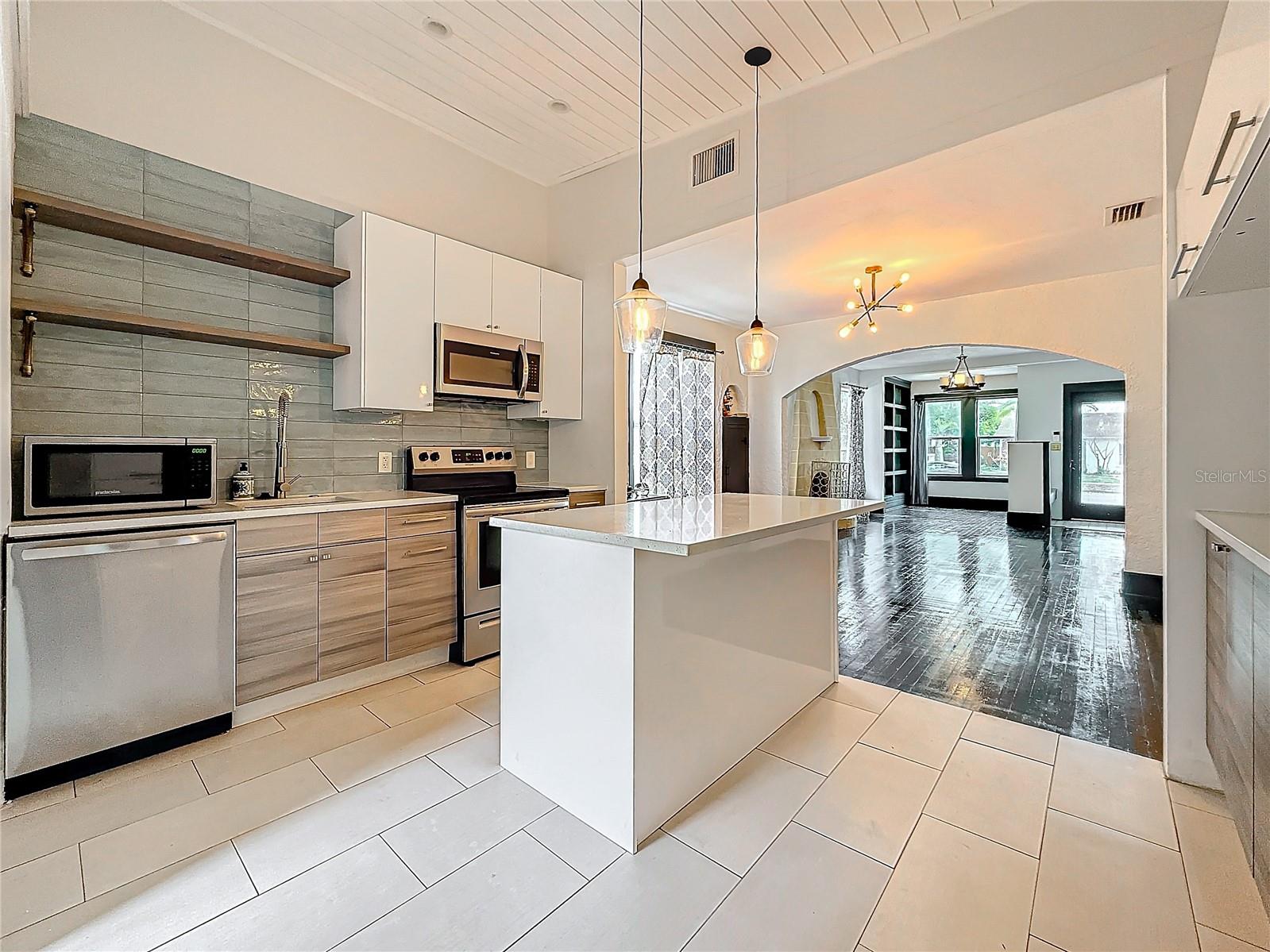 4827 7TH AVE N, ST PETERSBURG, FL, 33713