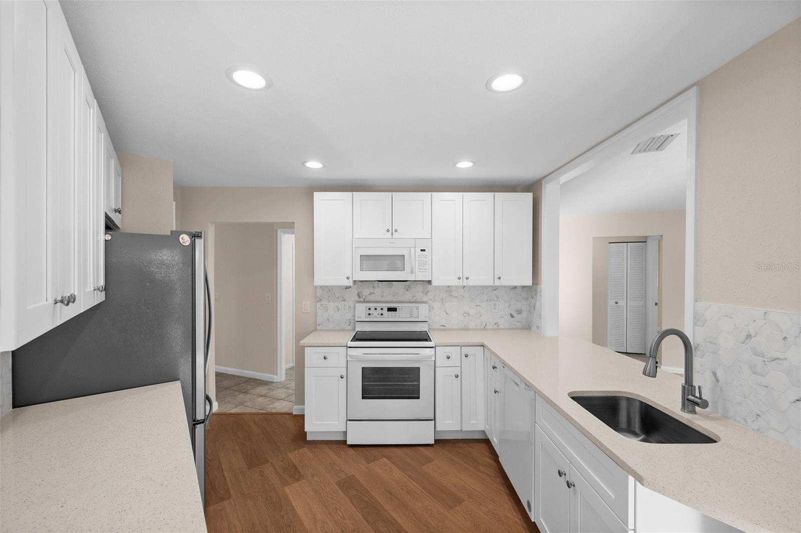 2209 BLACKWOOD DR, VENICE, FL, 34293