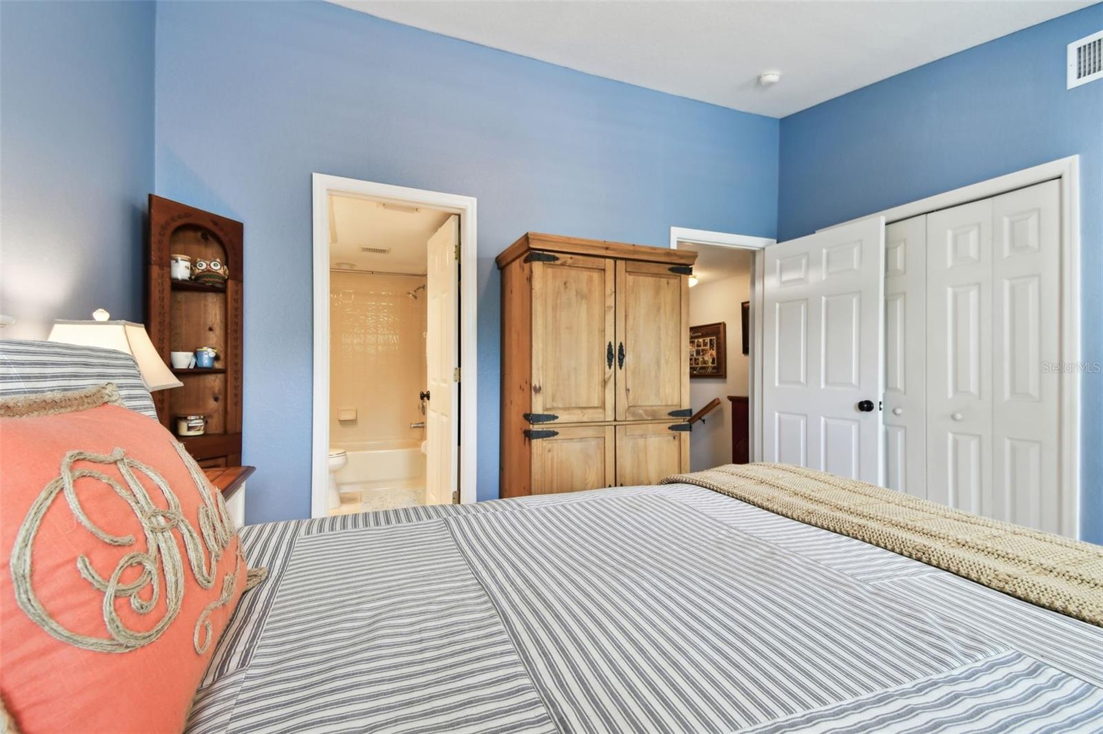 9770 INDIAN KEY TRL #102, SEMINOLE, FL, 33776