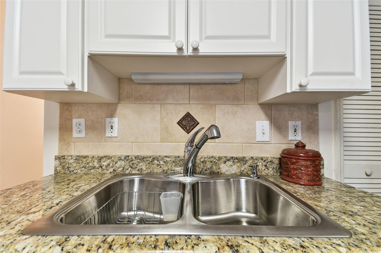 9770 INDIAN KEY TRL #102, SEMINOLE, FL, 33776