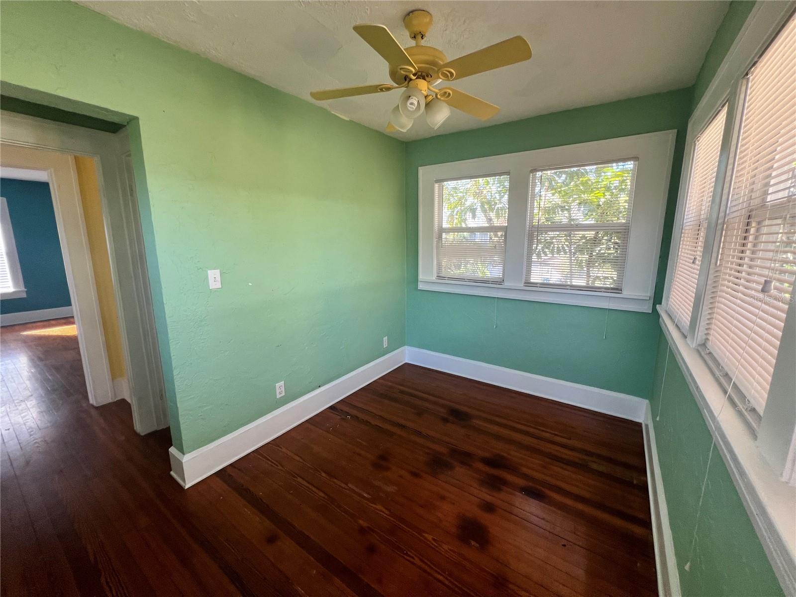 4742 9TH AVE S, ST PETERSBURG, FL, 33711
